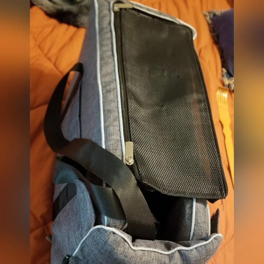 LITTLE FAMILY MEMBER CAR SEAT! NEW WOT